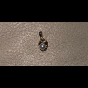 14k/10k pendant with pearl